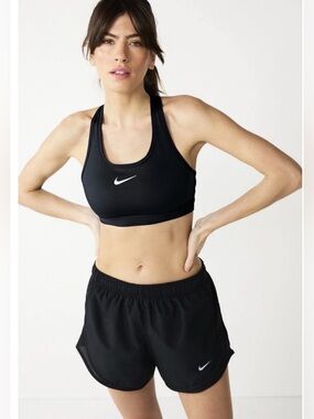 Nike Women's Swoosh Medium Support Padded Sports Bra, Black, Medium